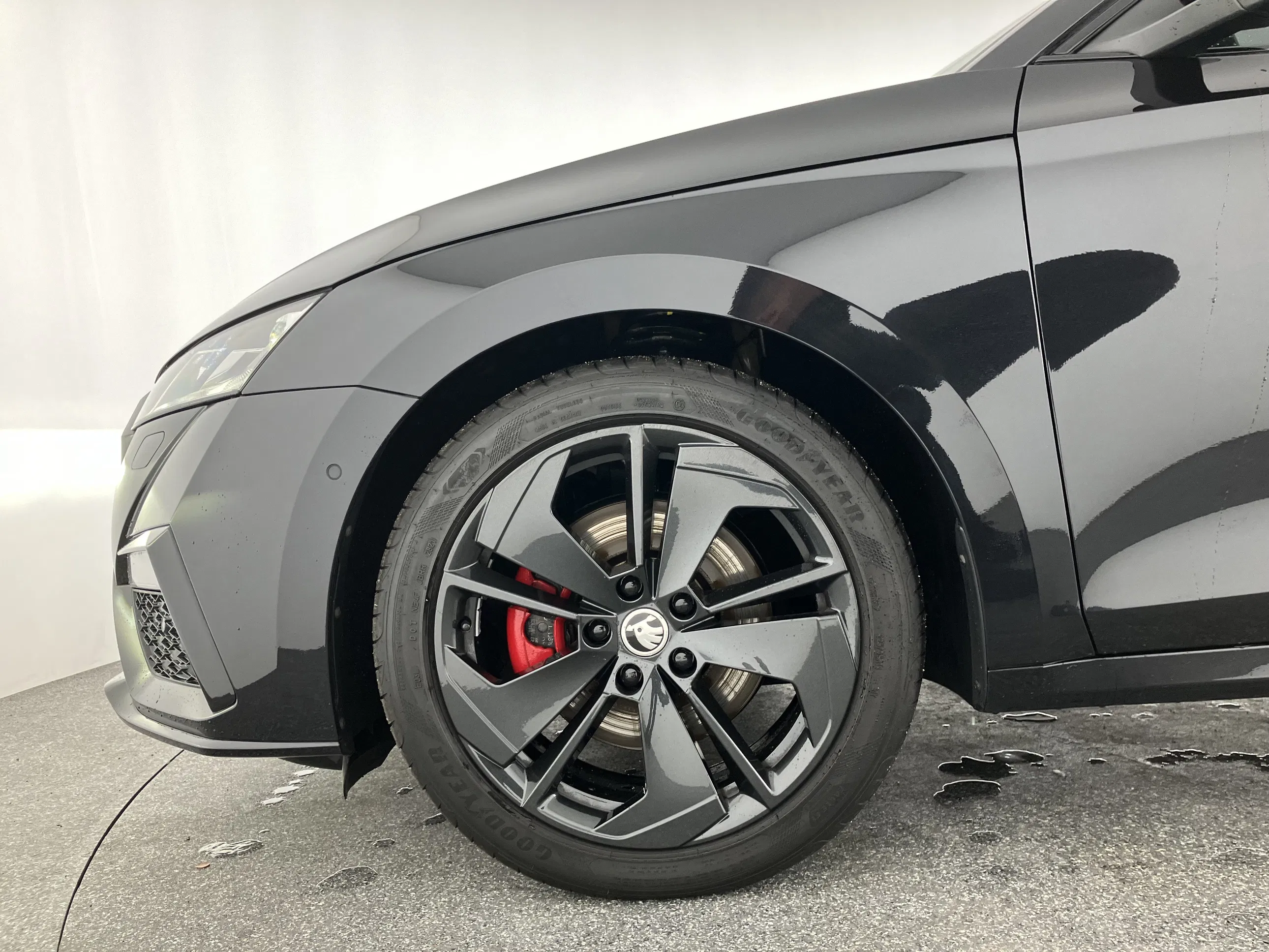 Skoda Octavia Combi 2.0 TDI RS | Bild 23 von 31