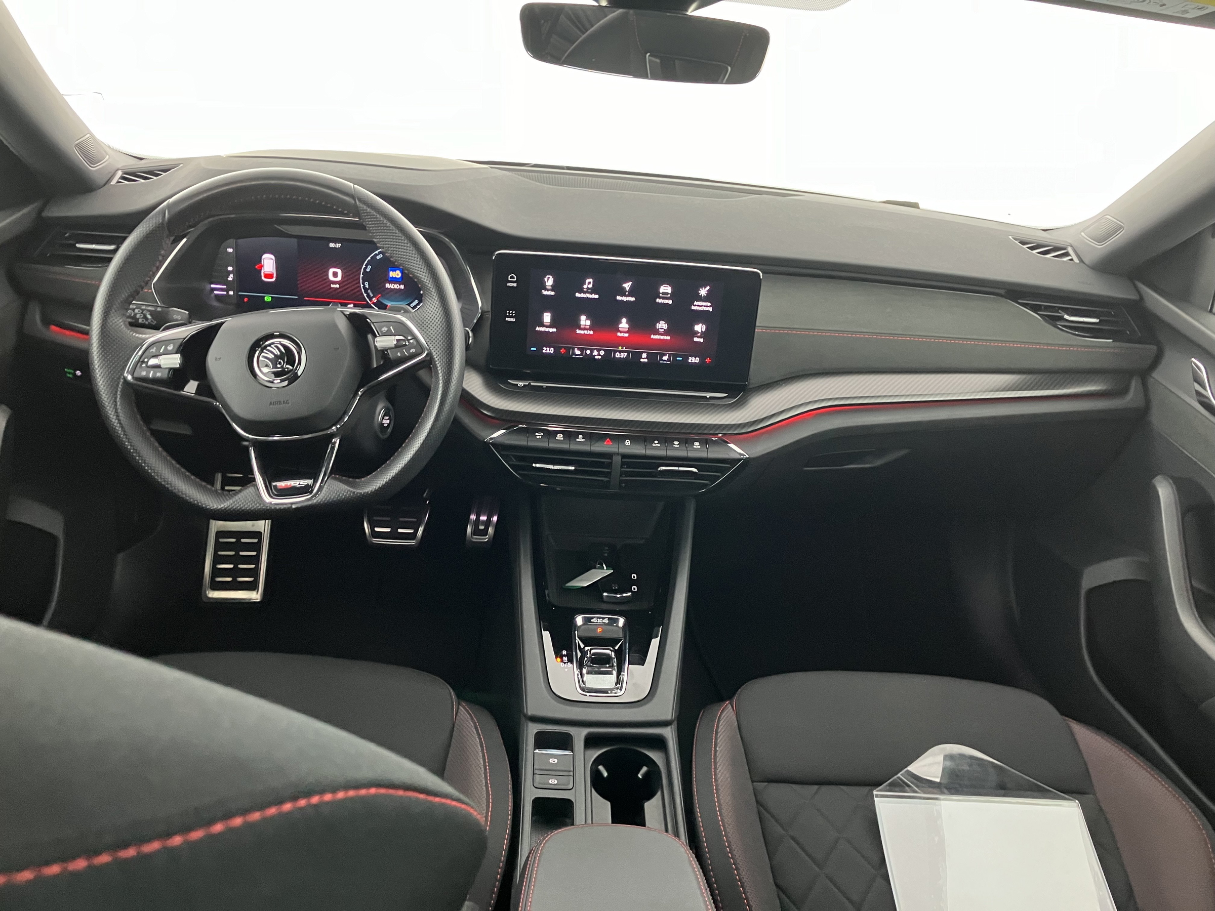 Skoda Octavia Combi 2.0 TDI RS | Bild 6 von 31