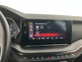 Skoda Octavia Combi 2.0 TDI RS | Thumbnail 10 von 31