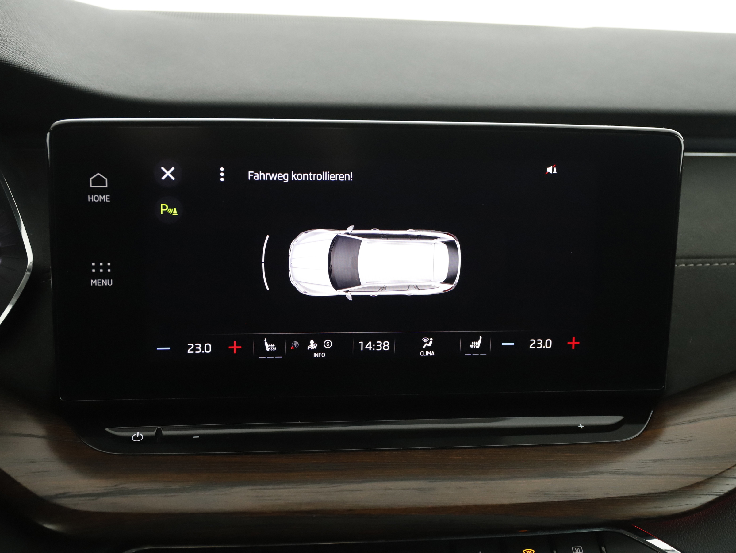 Skoda Octavia Combi 2.0 TDI Scout | Bild 15 von 31