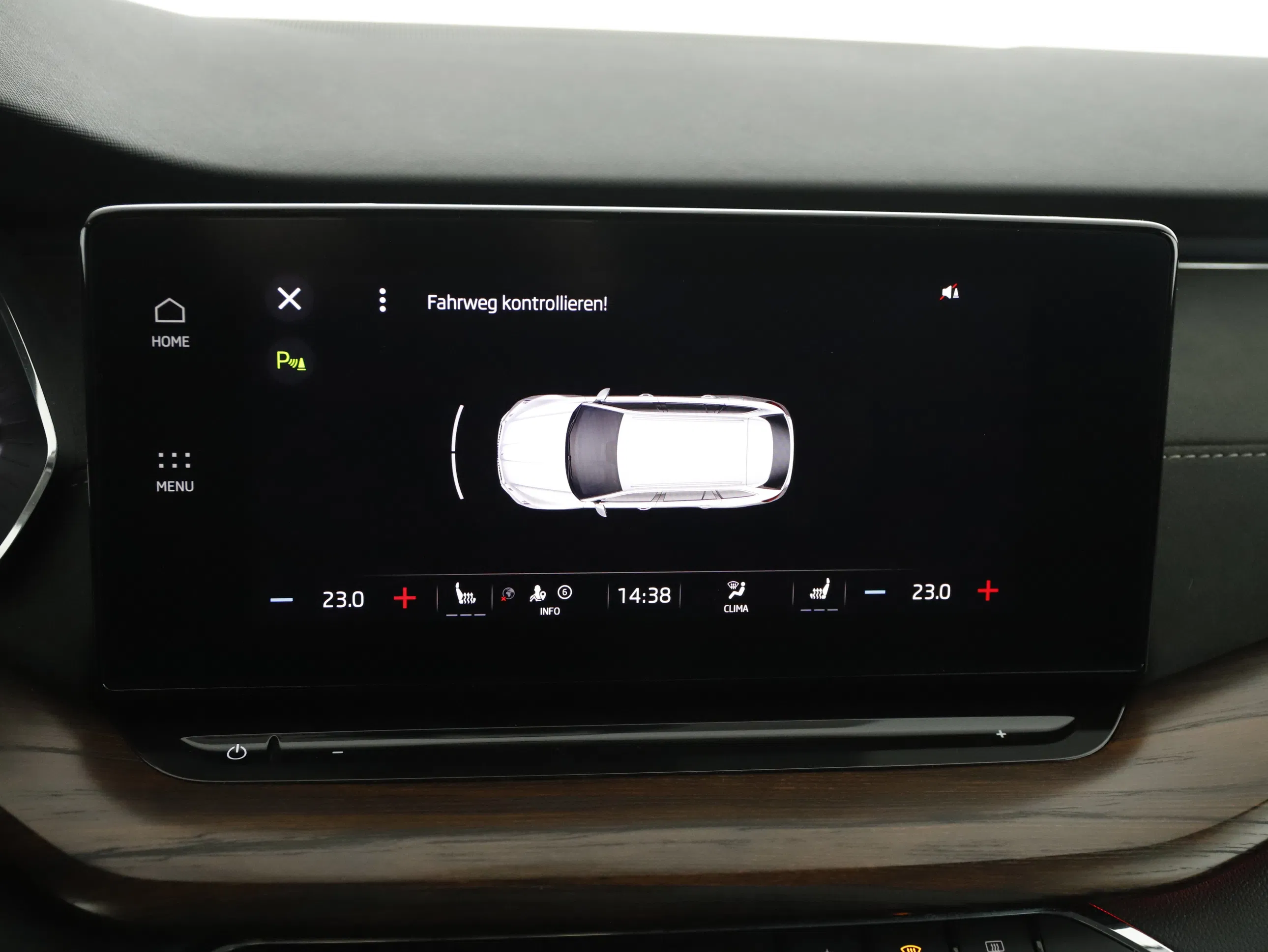 Skoda Octavia Combi 2.0 TDI Scout | Bild 15 von 31