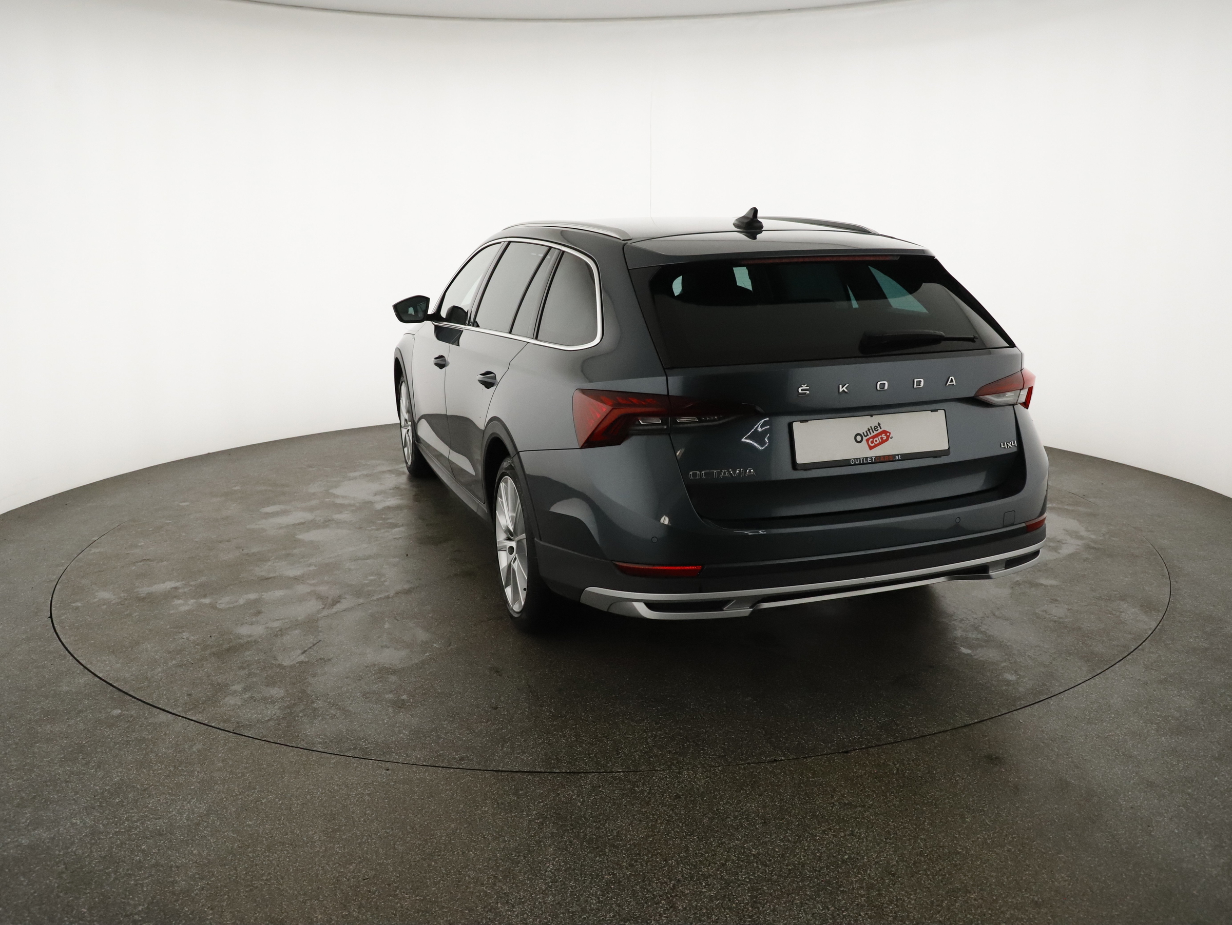 Skoda Octavia Combi 2.0 TDI Scout | Bild 29 von 31