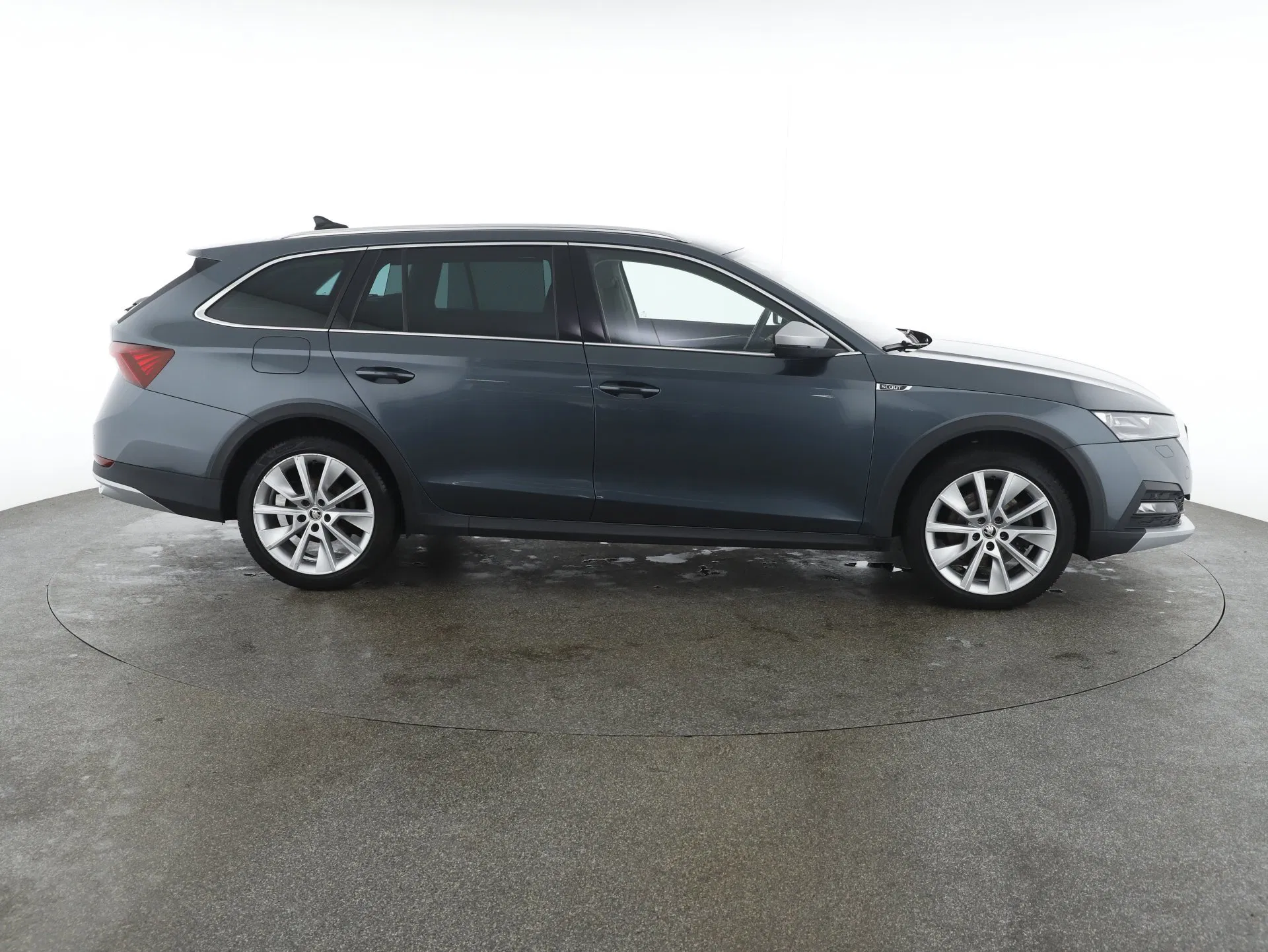 Skoda Octavia Combi 2.0 TDI Scout | Bild 5 von 31