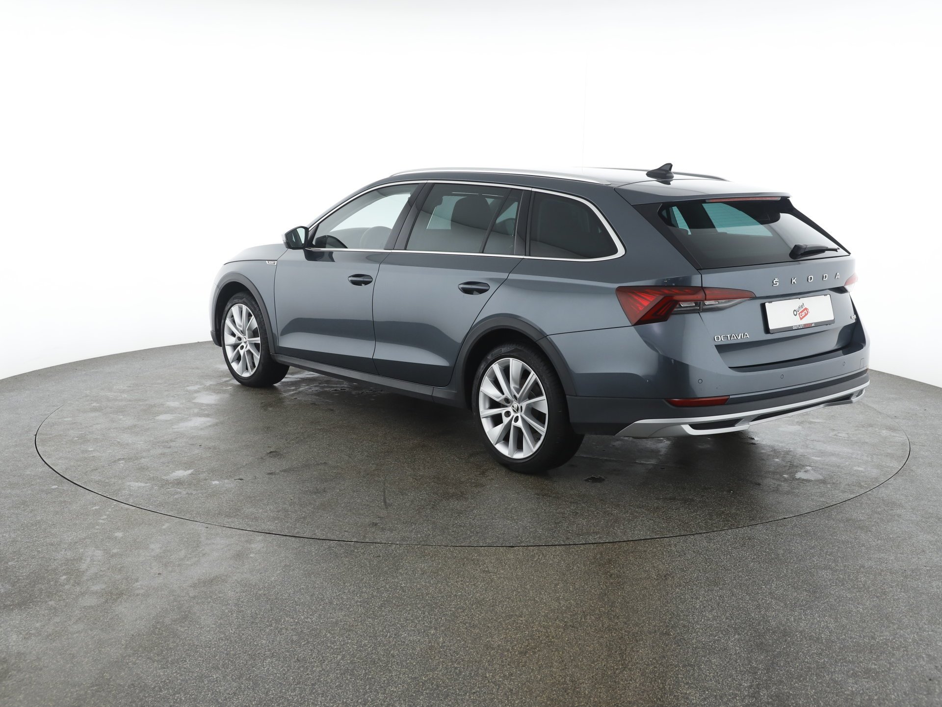 Skoda Octavia Combi 2.0 TDI Scout | Bild 8 von 31