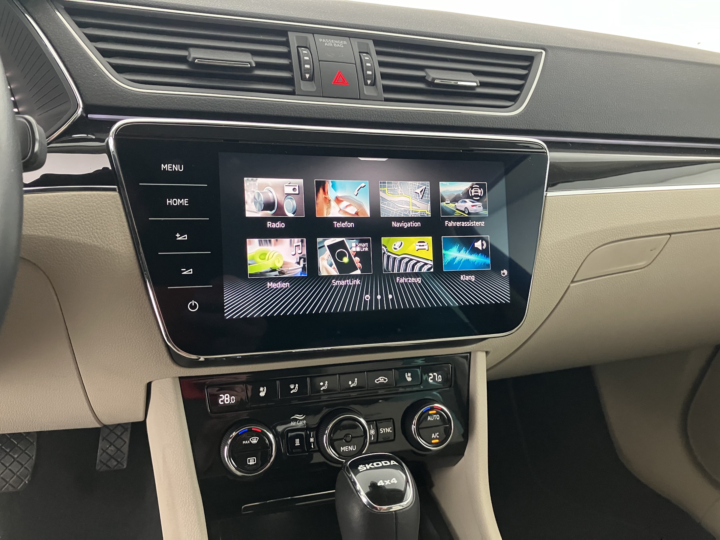 Skoda SUPERB Combi L&K TDI SCR DSG | Bild 13 von 16