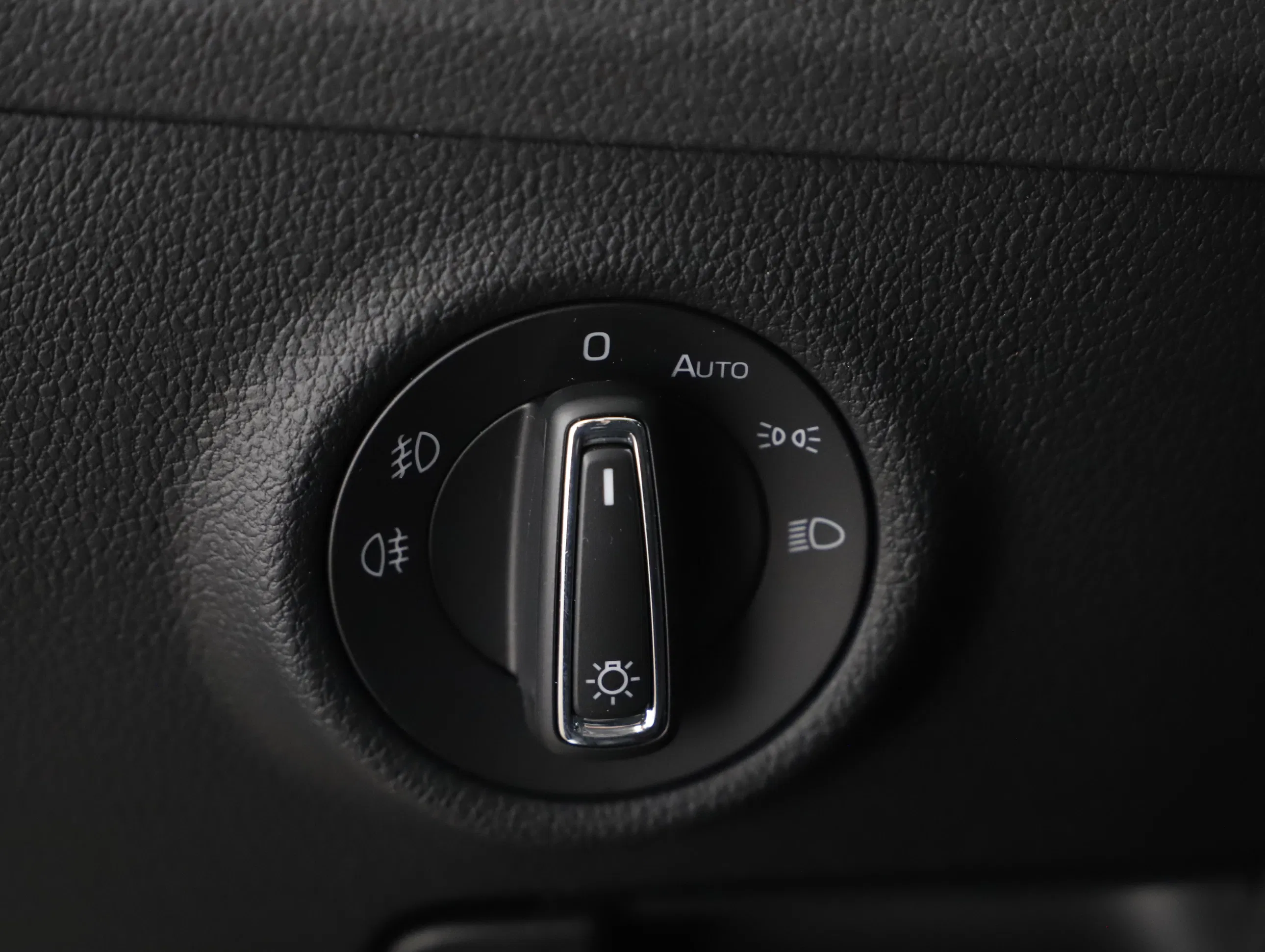 Skoda Superb Combi 2.0 TDI Ambition | Bild 14 von 23