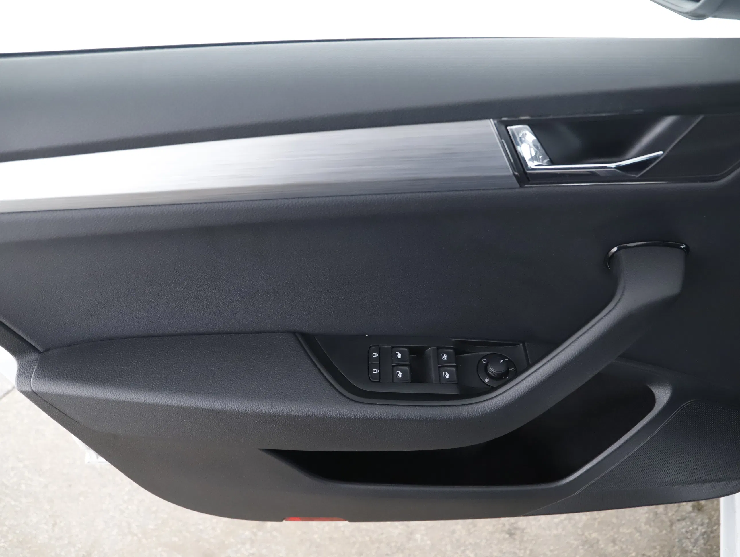 Skoda Superb Combi 2.0 TDI Ambition | Bild 15 von 23