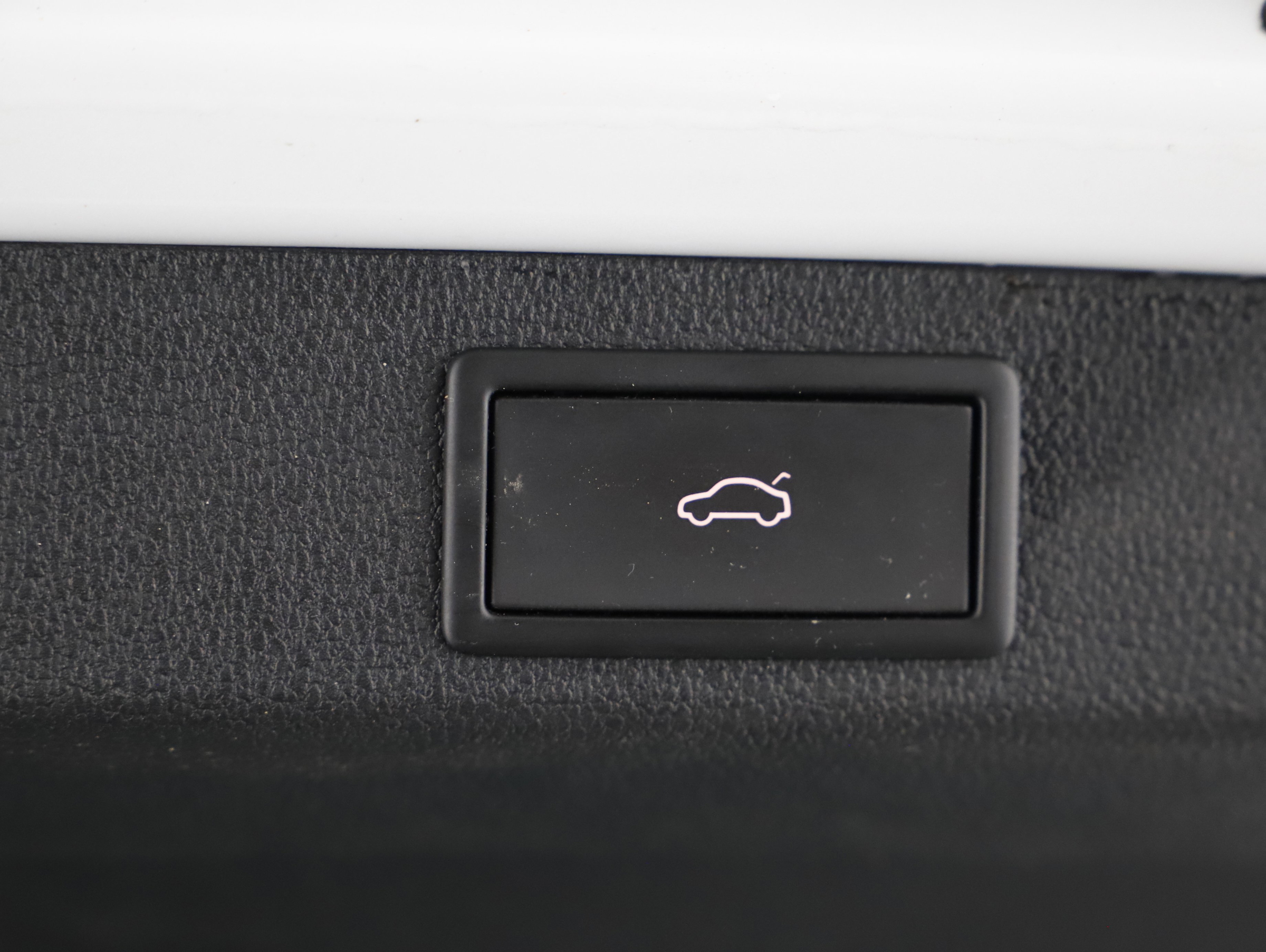 Skoda Superb Combi 2.0 TDI Ambition | Bild 18 von 23