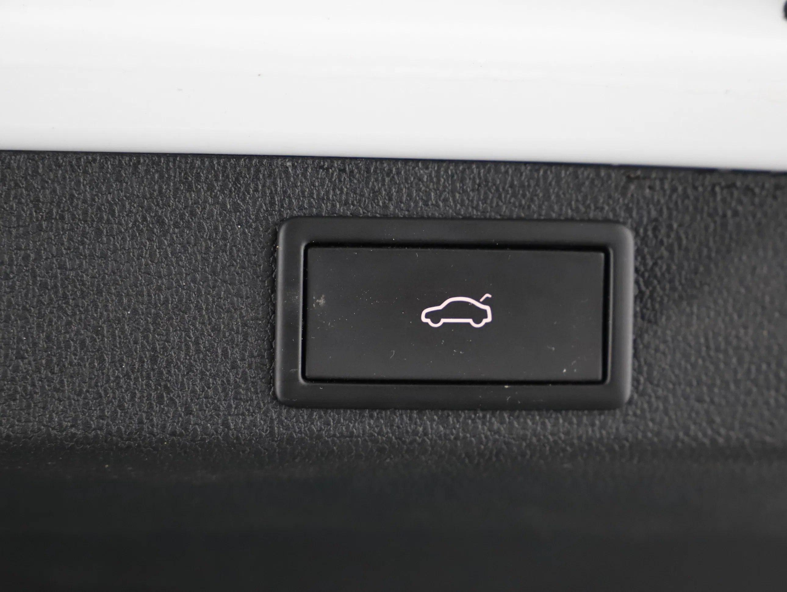 Skoda Superb Combi 2.0 TDI Ambition | Bild 18 von 23