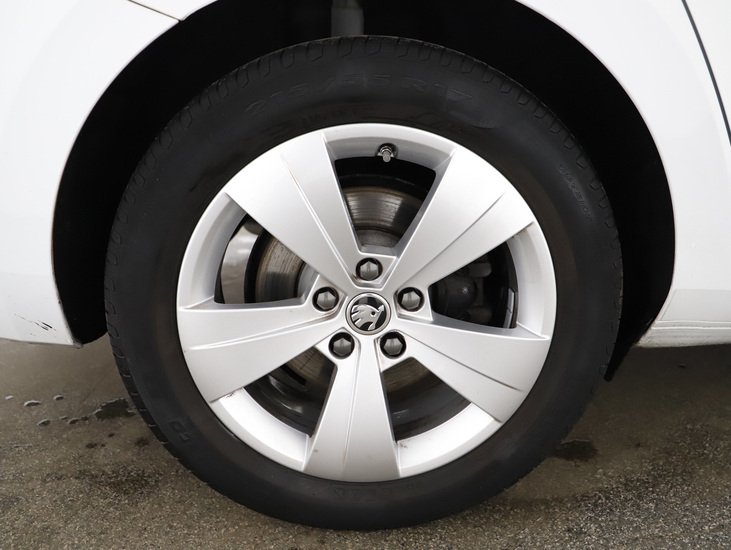 Skoda Superb Combi 2.0 TDI Ambition | Bild 22 von 23