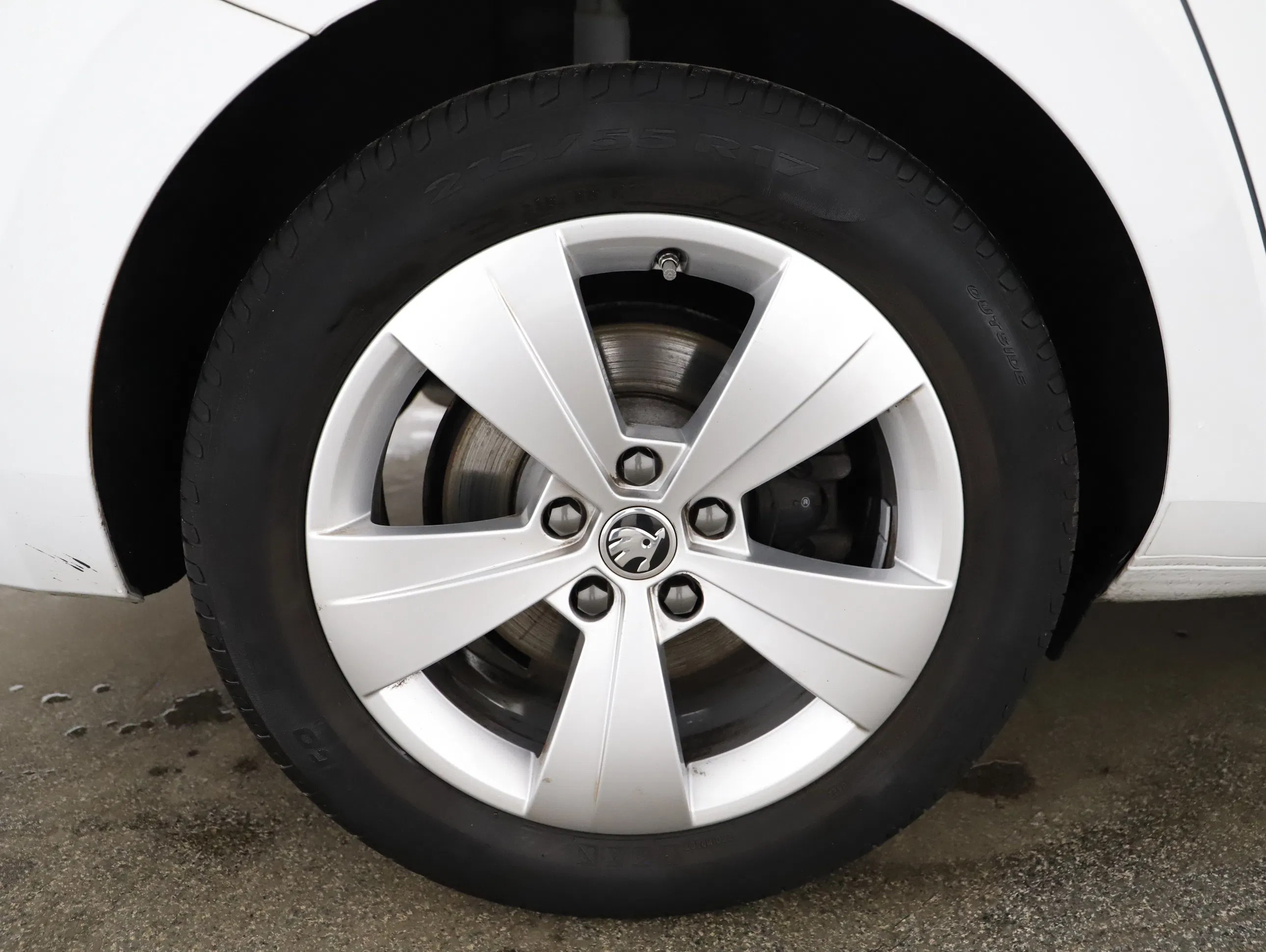 Skoda Superb Combi 2.0 TDI Ambition | Bild 22 von 23