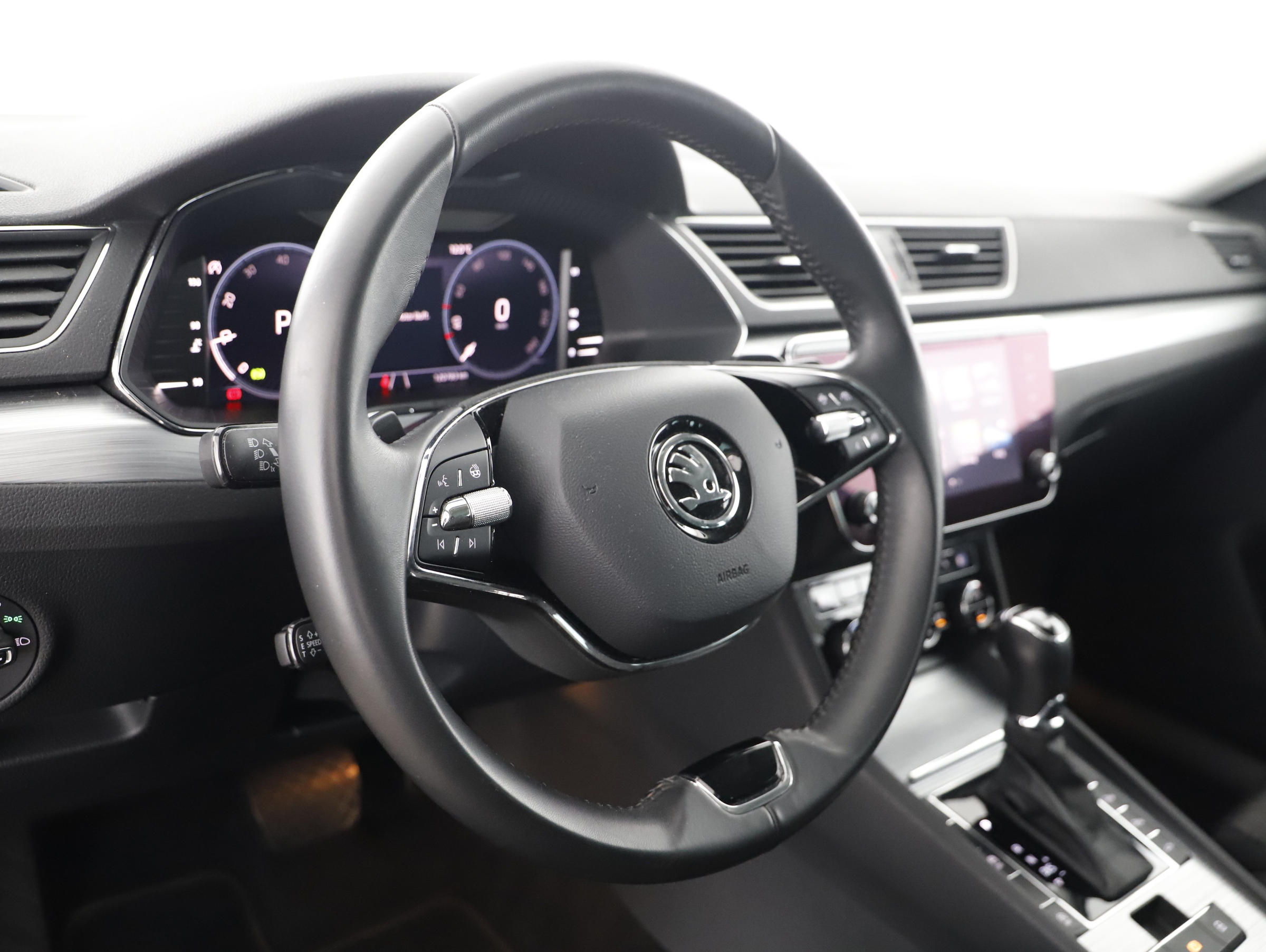 Skoda Superb Combi 2.0 TDI Ambition | Bild 4 von 23