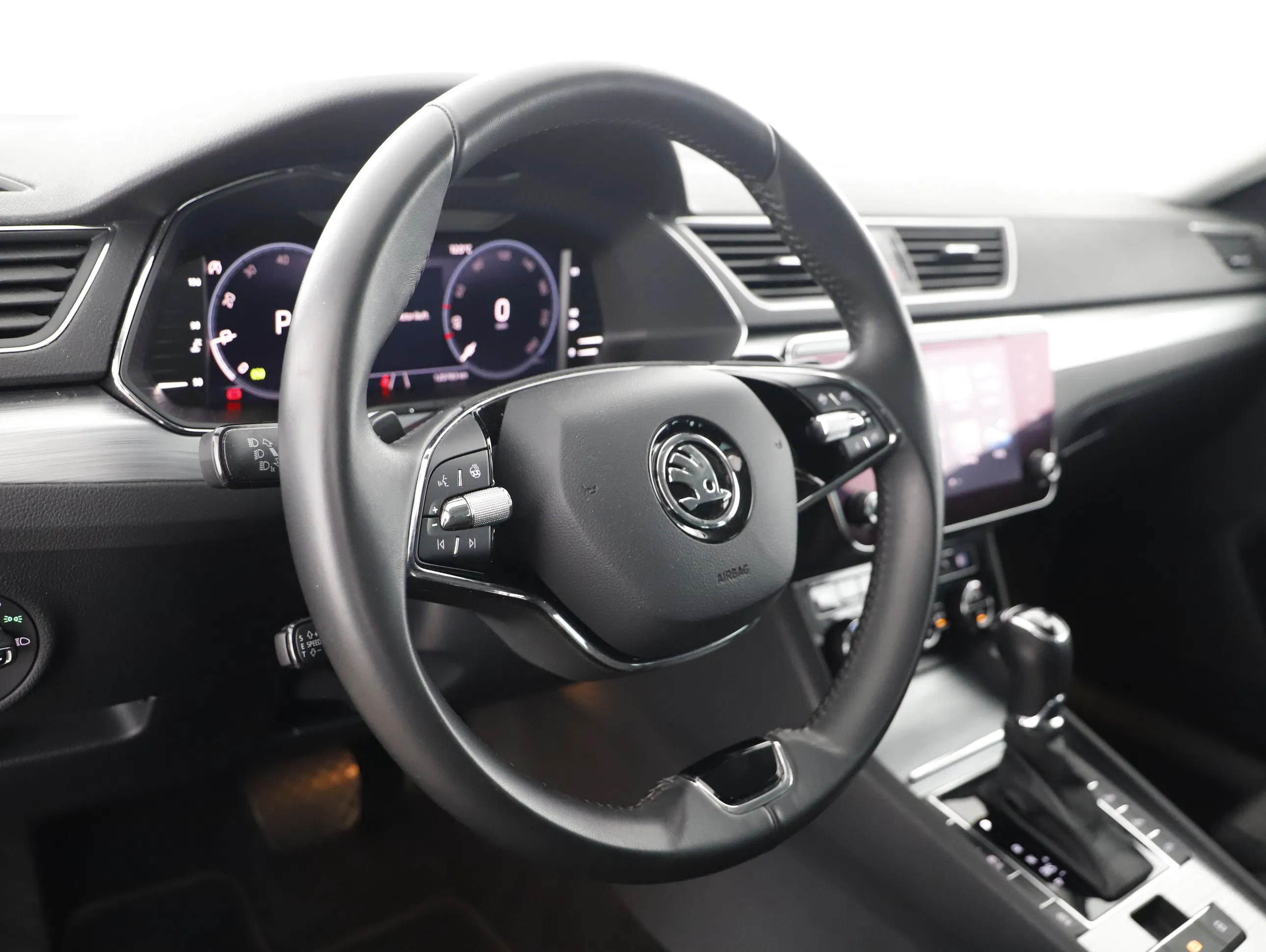 Skoda Superb Combi 2.0 TDI Ambition | Bild 4 von 23