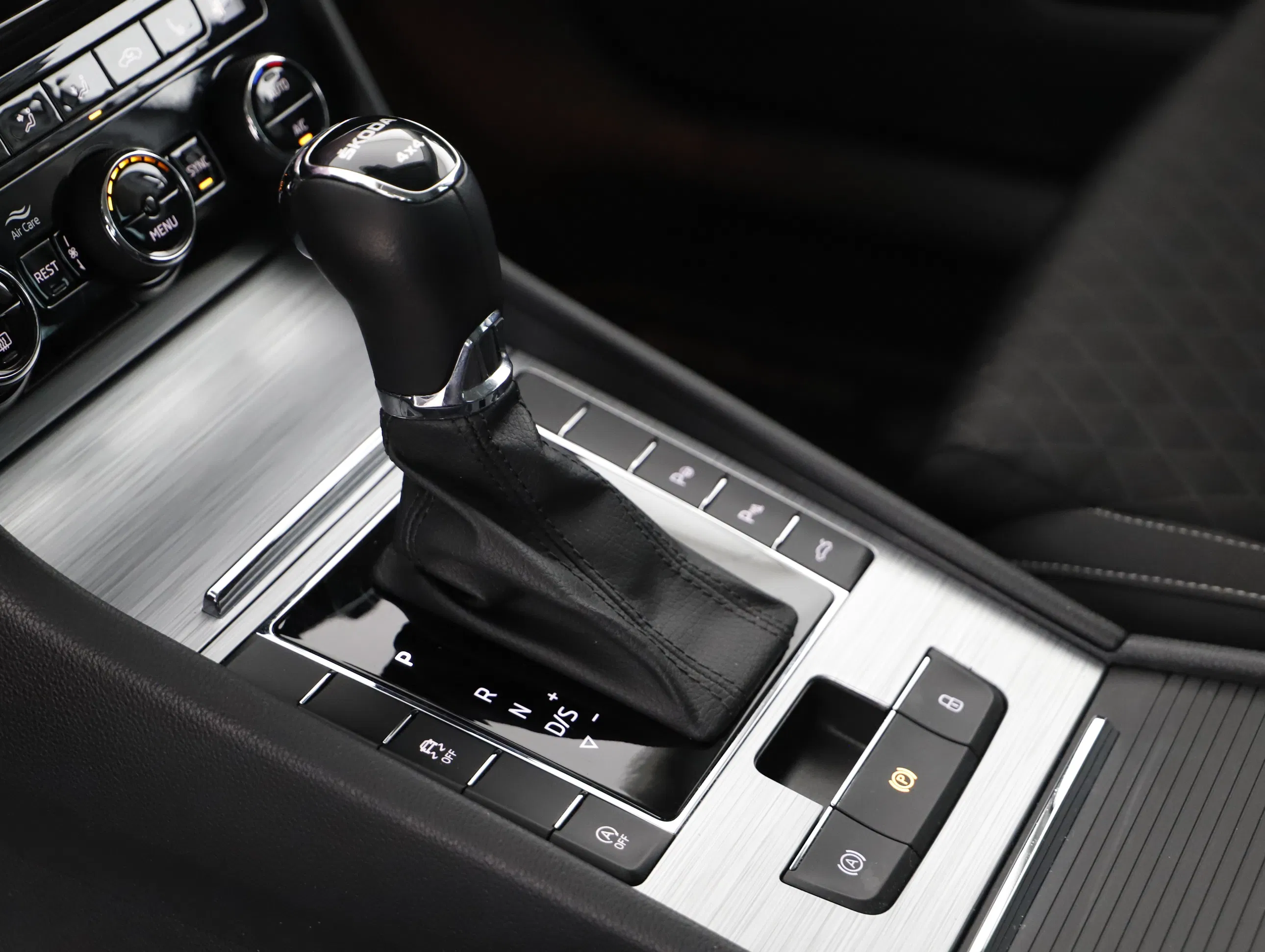 Skoda Superb Combi 2.0 TDI Ambition | Bild 5 von 23