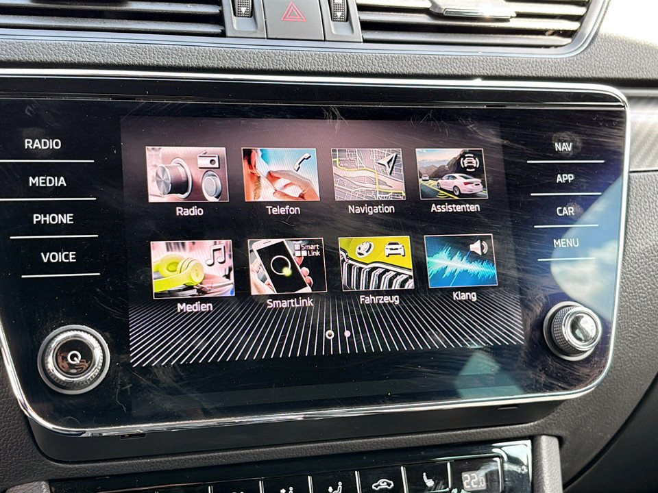 Skoda Superb Combi 2.0 TDI 4x4 Sportline | Bild 13 von 17