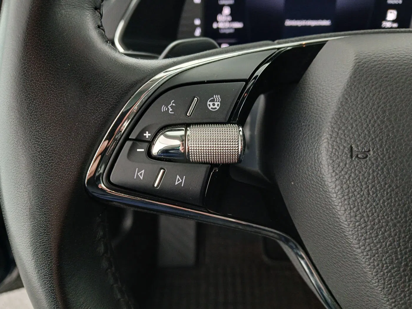 Skoda Superb Combi 2.0 TDI Ambition | Bild 16 von 29