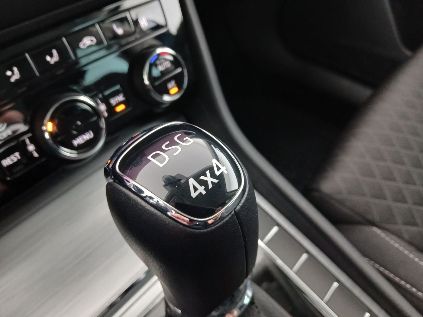 Skoda Superb Combi 2.0 TDI Ambition | Bild 27 von 29