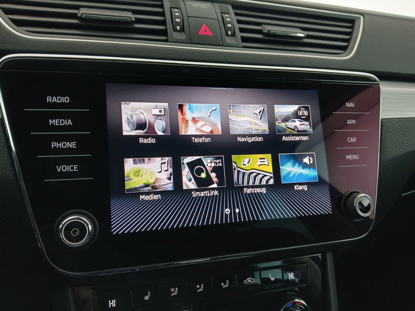 Skoda Superb Combi 2.0 TDI Ambition | Bild 19 von 29