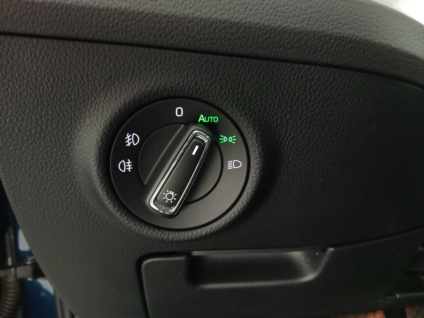 Skoda Superb Combi 2.0 TDI Ambition | Bild 12 von 29