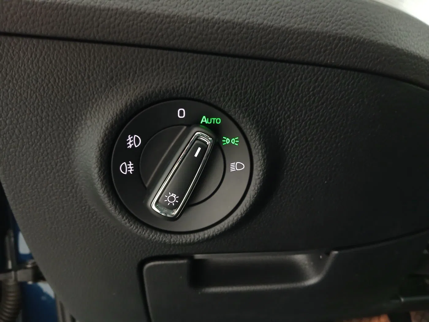 Skoda Superb Combi 2.0 TDI Ambition | Bild 12 von 29