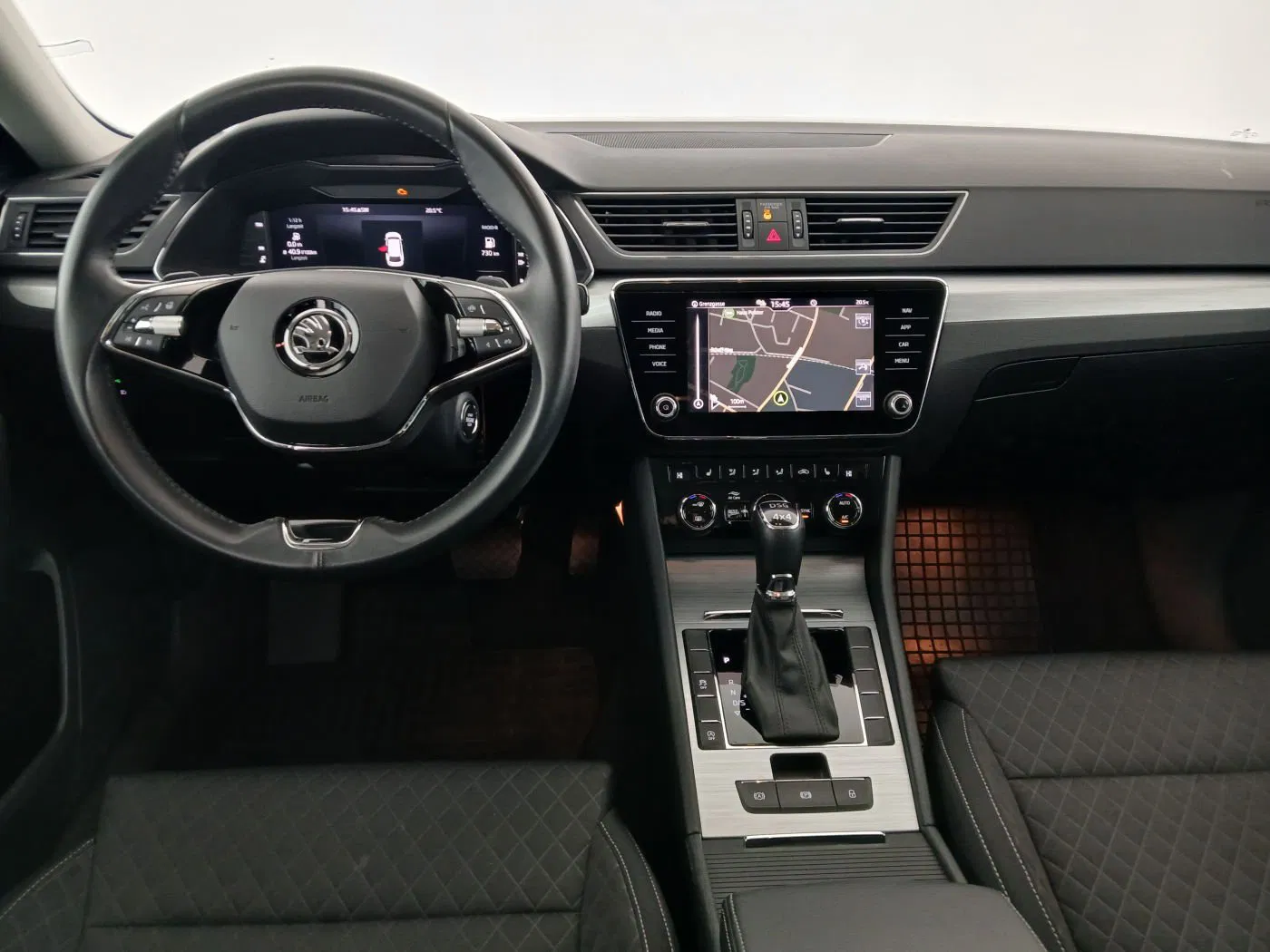 Skoda Superb Combi 2.0 TDI Ambition | Bild 14 von 29