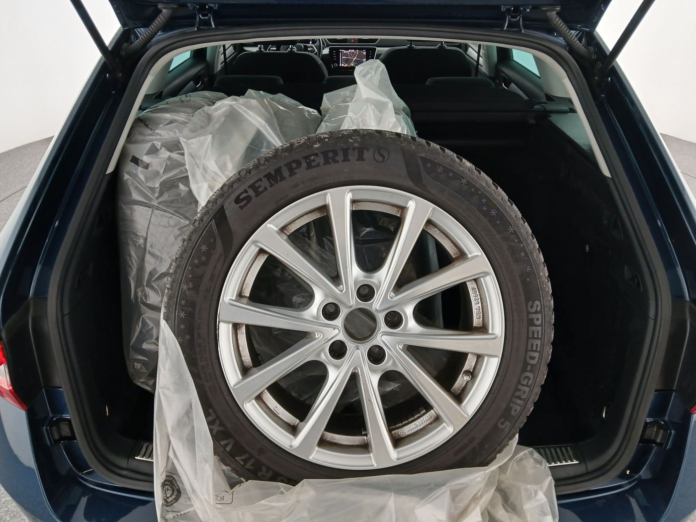 Skoda Superb Combi 2.0 TDI Ambition | Bild 29 von 29