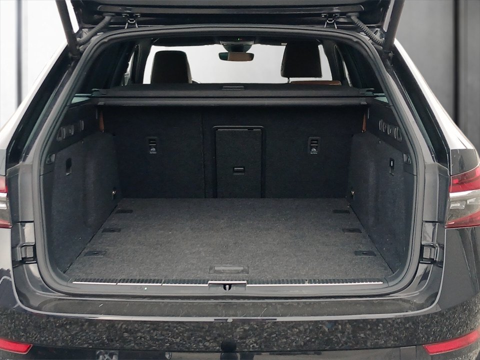 Skoda SUPERB Combi 2.0TDI DSG 4X4 L&K | Bild 17 von 19