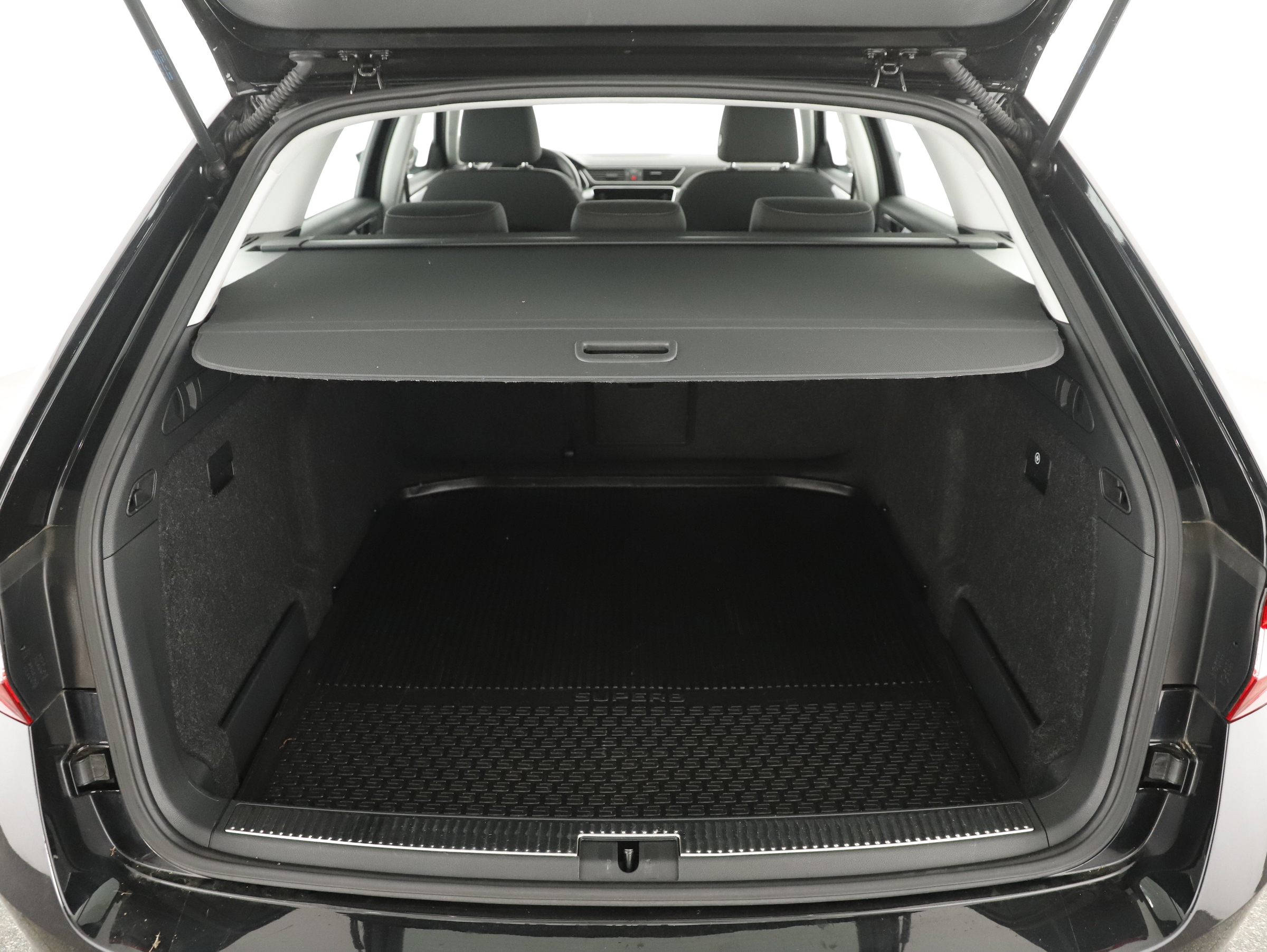 Skoda Superb Combi 2.0 TDI Ambition | Bild 22 von 25