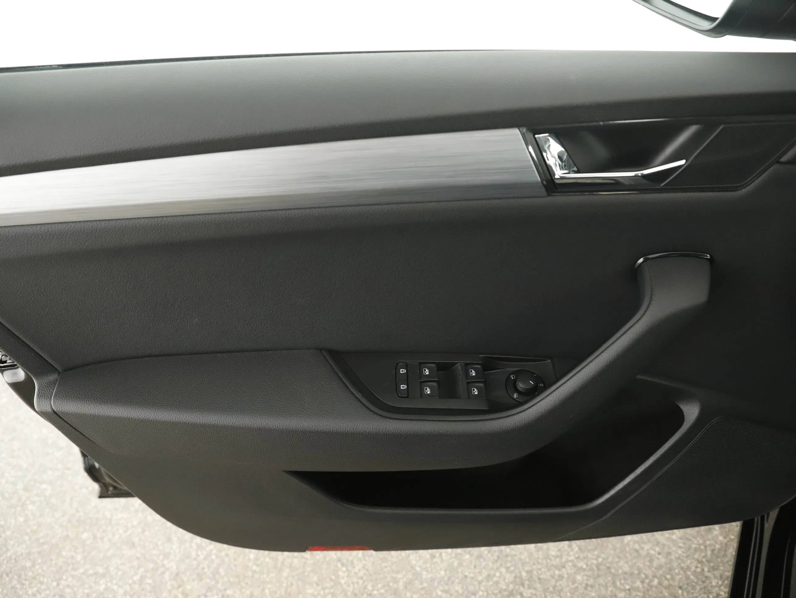 Skoda Superb Combi 2.0 TDI Ambition | Bild 6 von 25