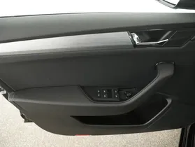 Skoda Superb Combi 2.0 TDI Ambition | Thumbnail 6 von 25