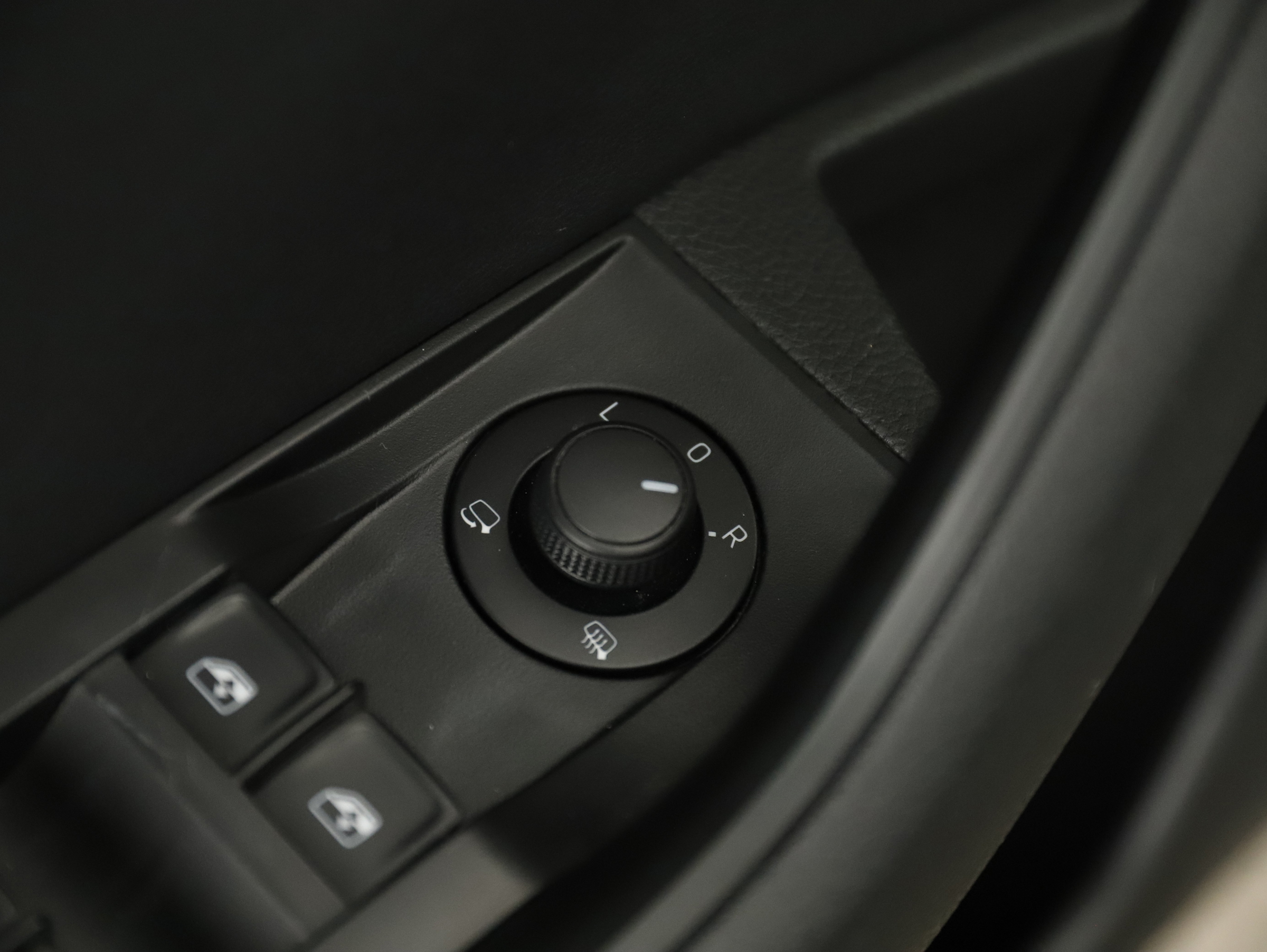 Skoda Superb Combi 2.0 TDI Ambition | Bild 7 von 25