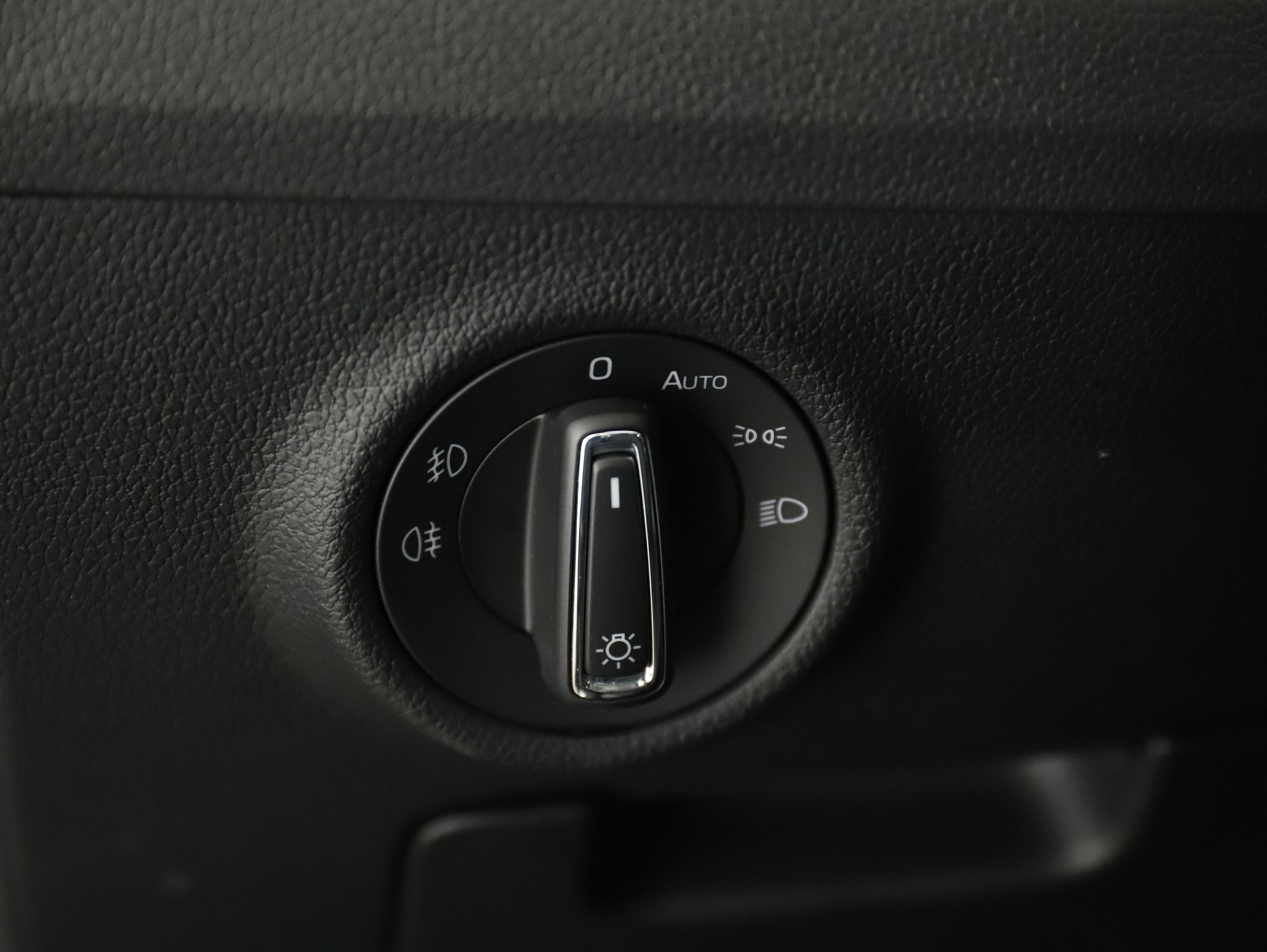 Skoda Superb Combi 2.0 TDI Ambition | Bild 8 von 25