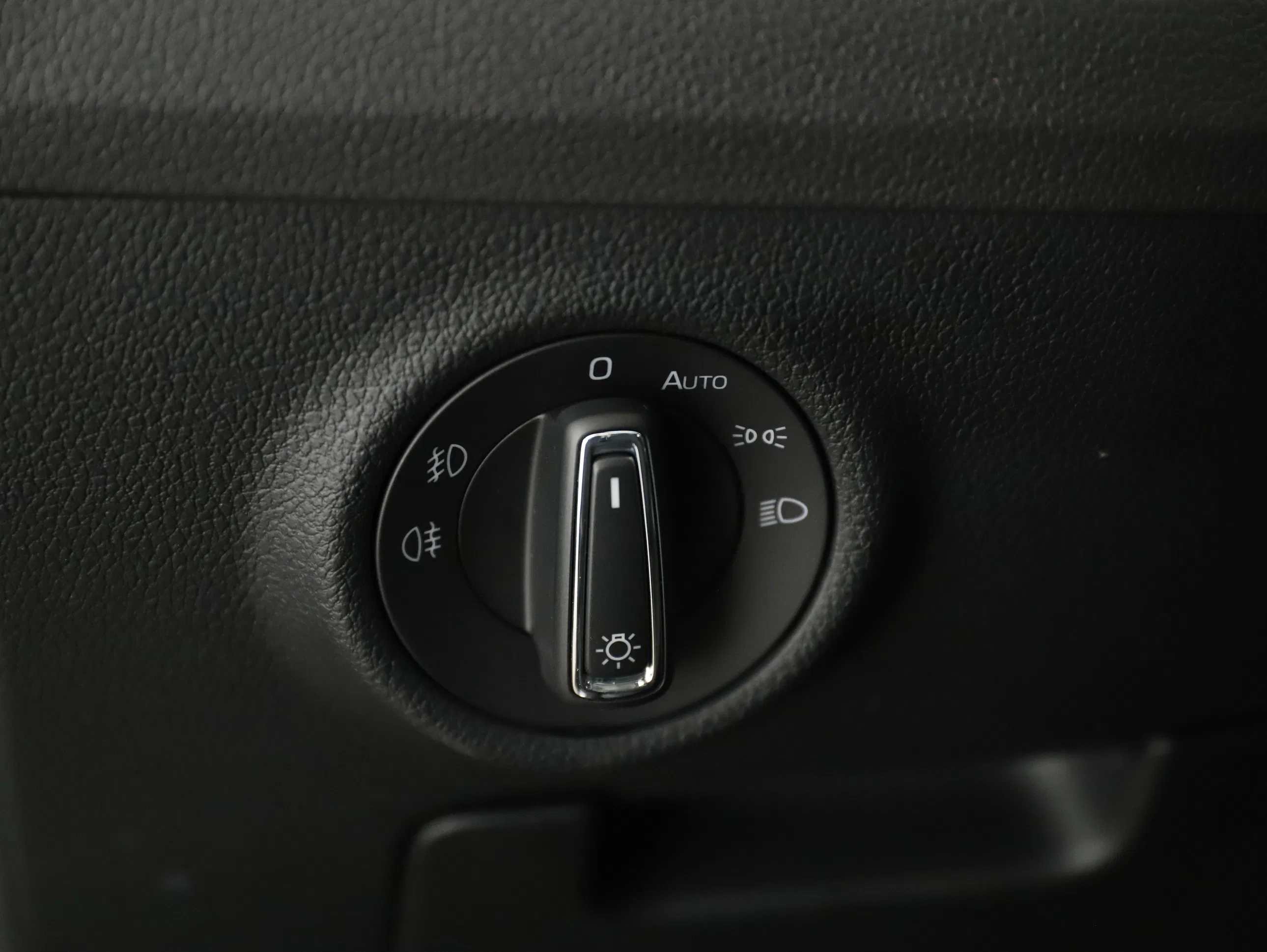 Skoda Superb Combi 2.0 TDI Ambition | Bild 8 von 25