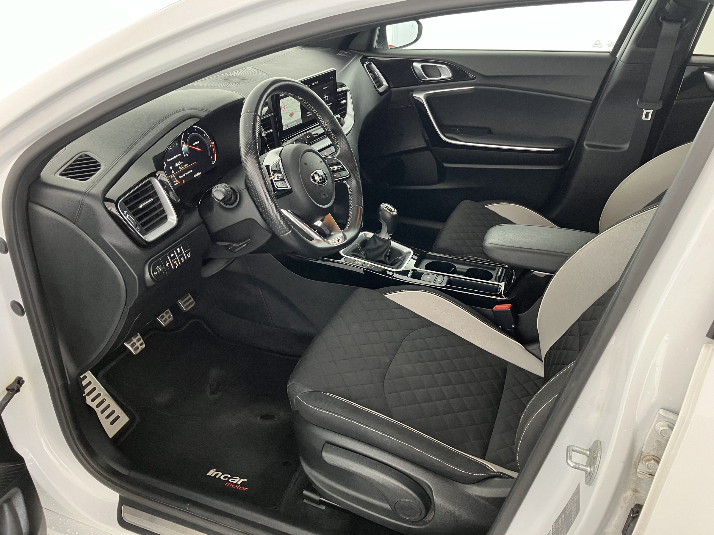 Kia ProCeed 1.6 CRDi GT Line Österreich Edition | Bild 7 von 25