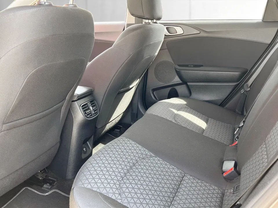 Kia Ceed Sportswagon 1.6 CRDI GT Line GT-Line | Bild 21 von 23