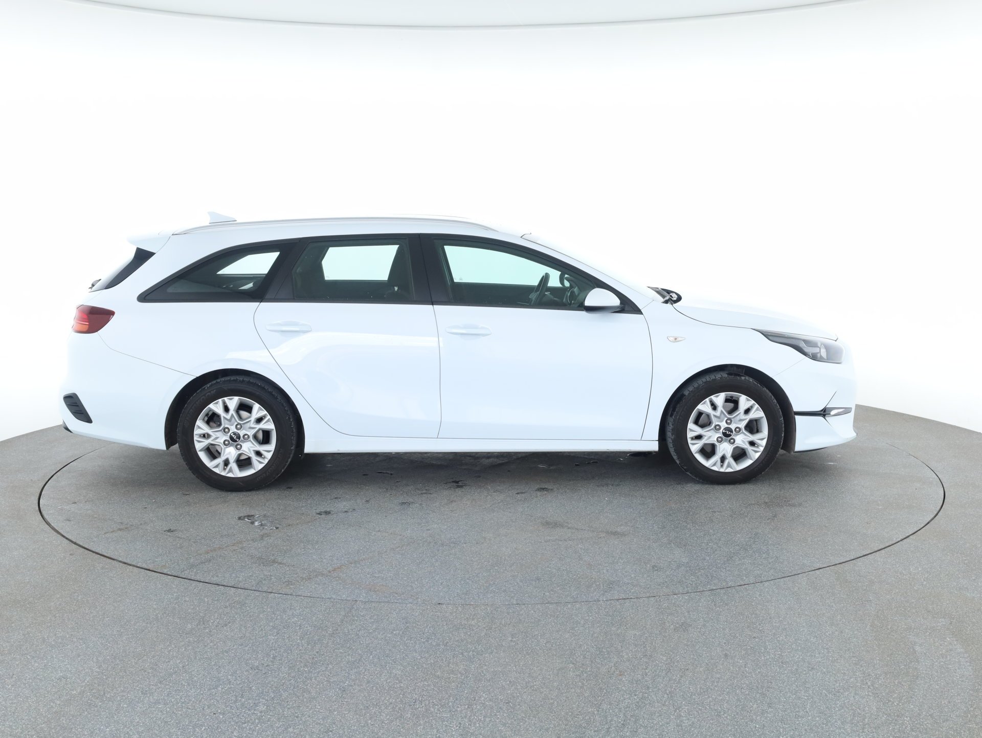 Kia Ceed Sportswagon 1.6 CRDI GT Line GT-Line | Bild 24 von 24