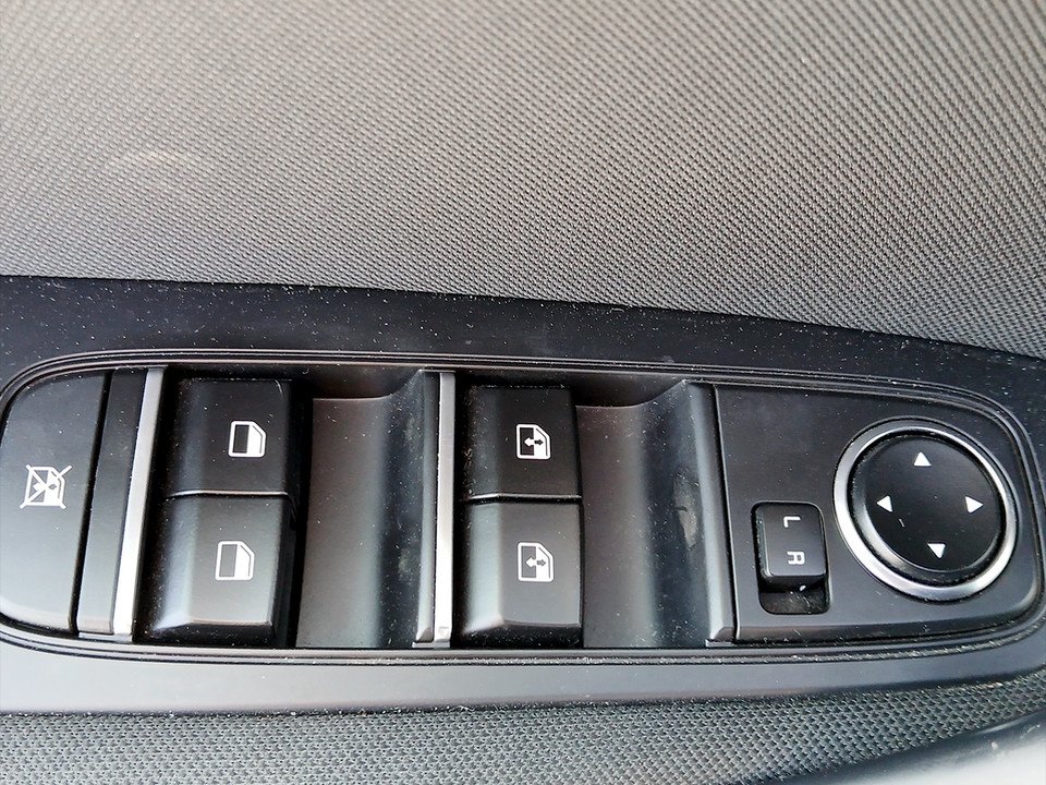 Kia Xceed 1,0 TGDI GPF Silber | Bild 13 von 21