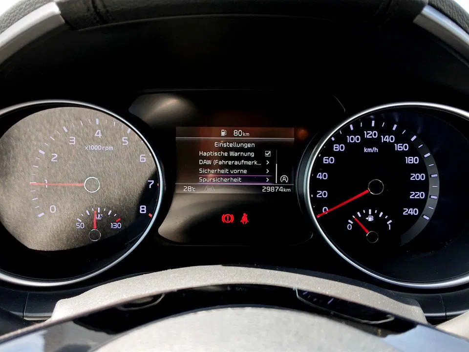 Kia Xceed 1,0 TGDI GPF Silber | Bild 20 von 21