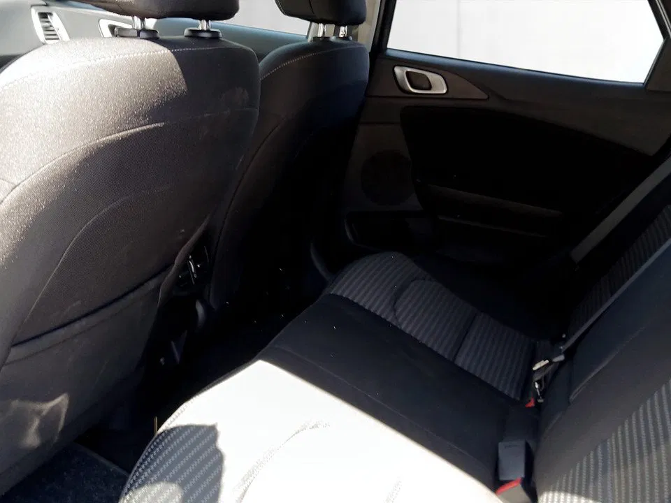 Kia Xceed 1,0 TGDI GPF Silber | Bild 10 von 21