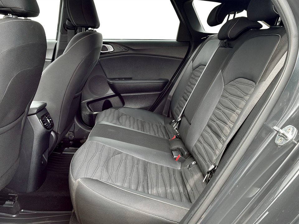 Kia ceed SW 1,5 TGDI | Bild 13 von 27