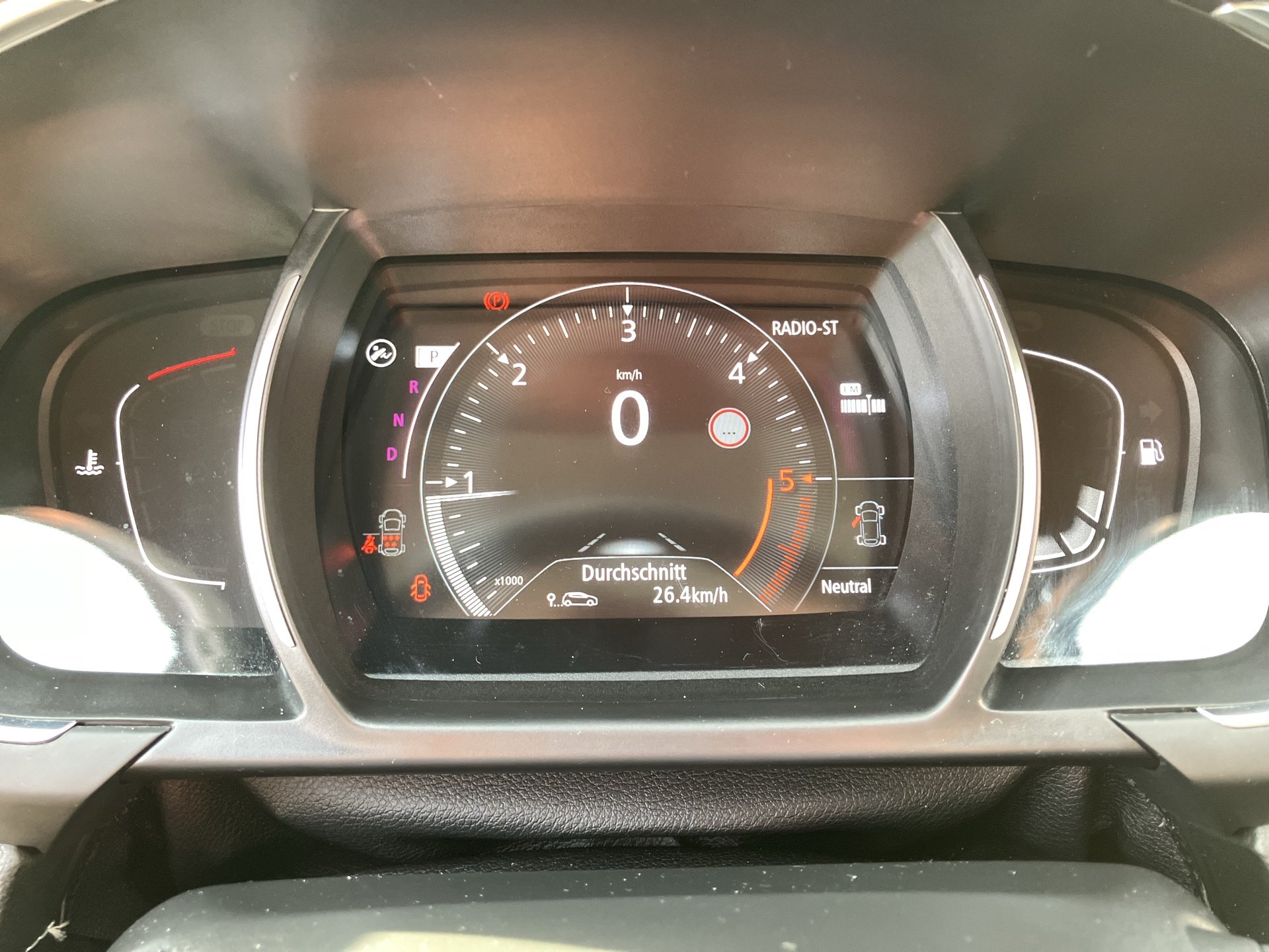 Renault Grand Scenic Blue dCi 150 EDC Initiale | Bild 14 von 27