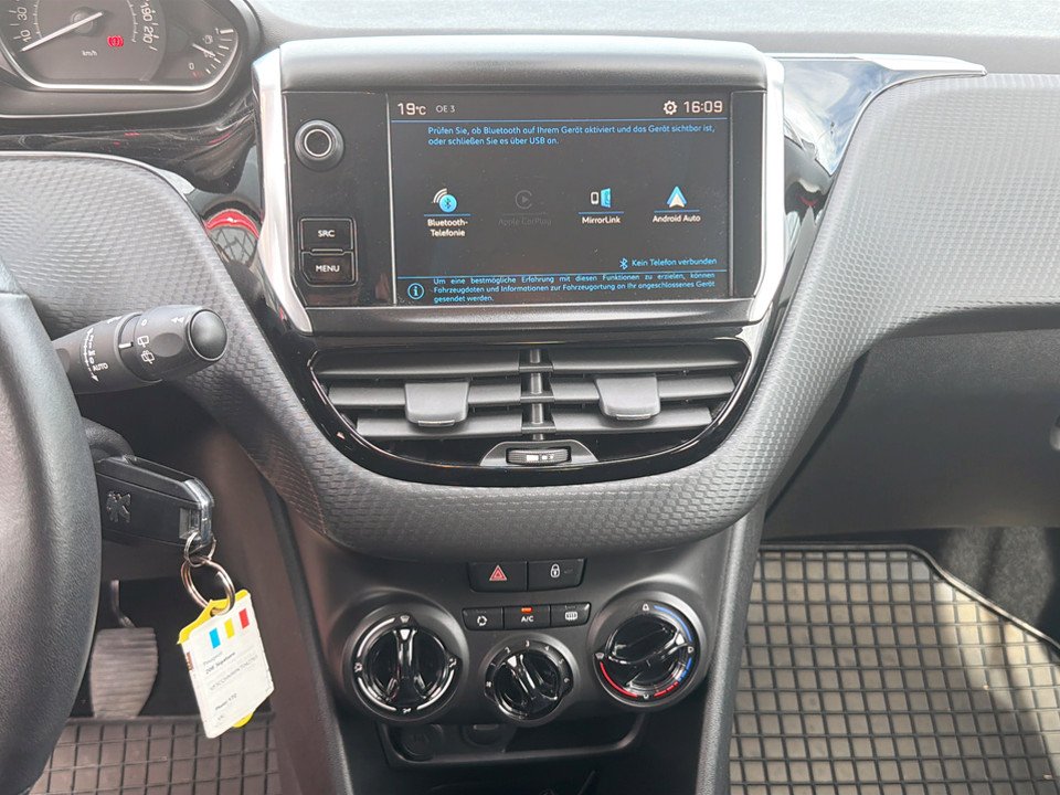 Peugeot 208 Signature | Bild 14 von 18