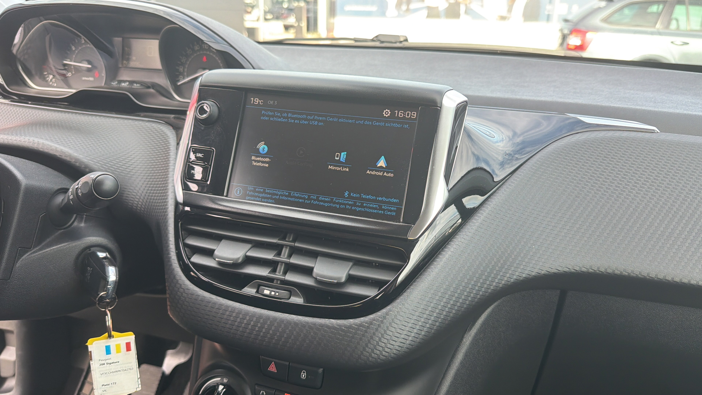 Peugeot 208 Signature | Bild 15 von 18