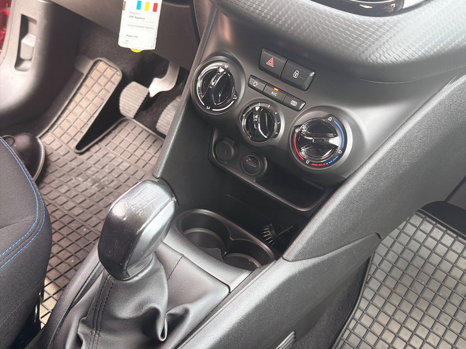 Peugeot 208 Signature | Bild 16 von 18