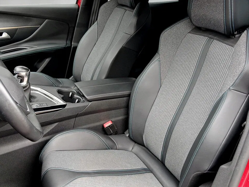 Peugeot 3008 1.5 BlueHDi 130 Allure | Bild 9 von 21