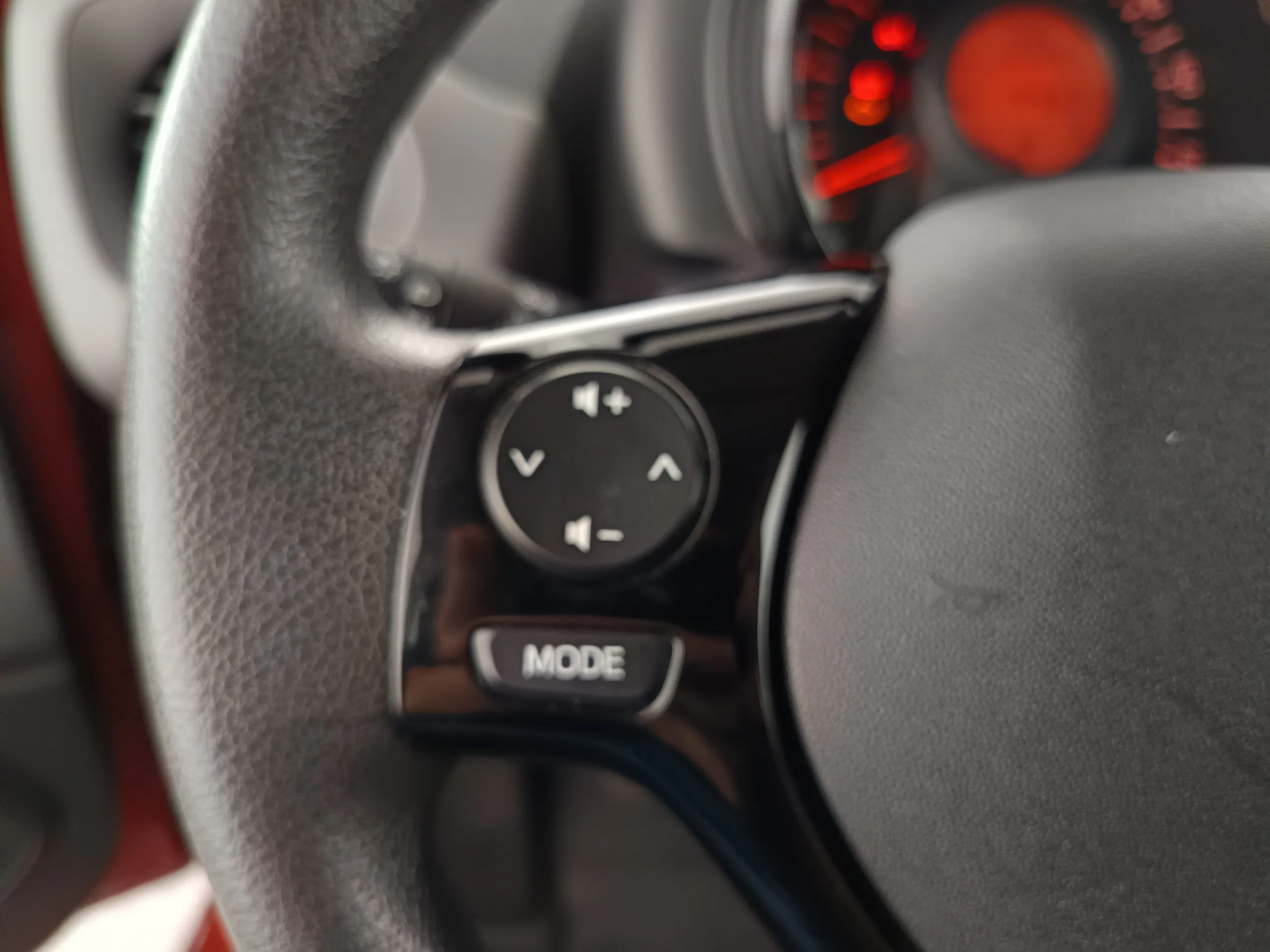 Peugeot 108 1,0 VTi 68 Active | Bild 14 von 27