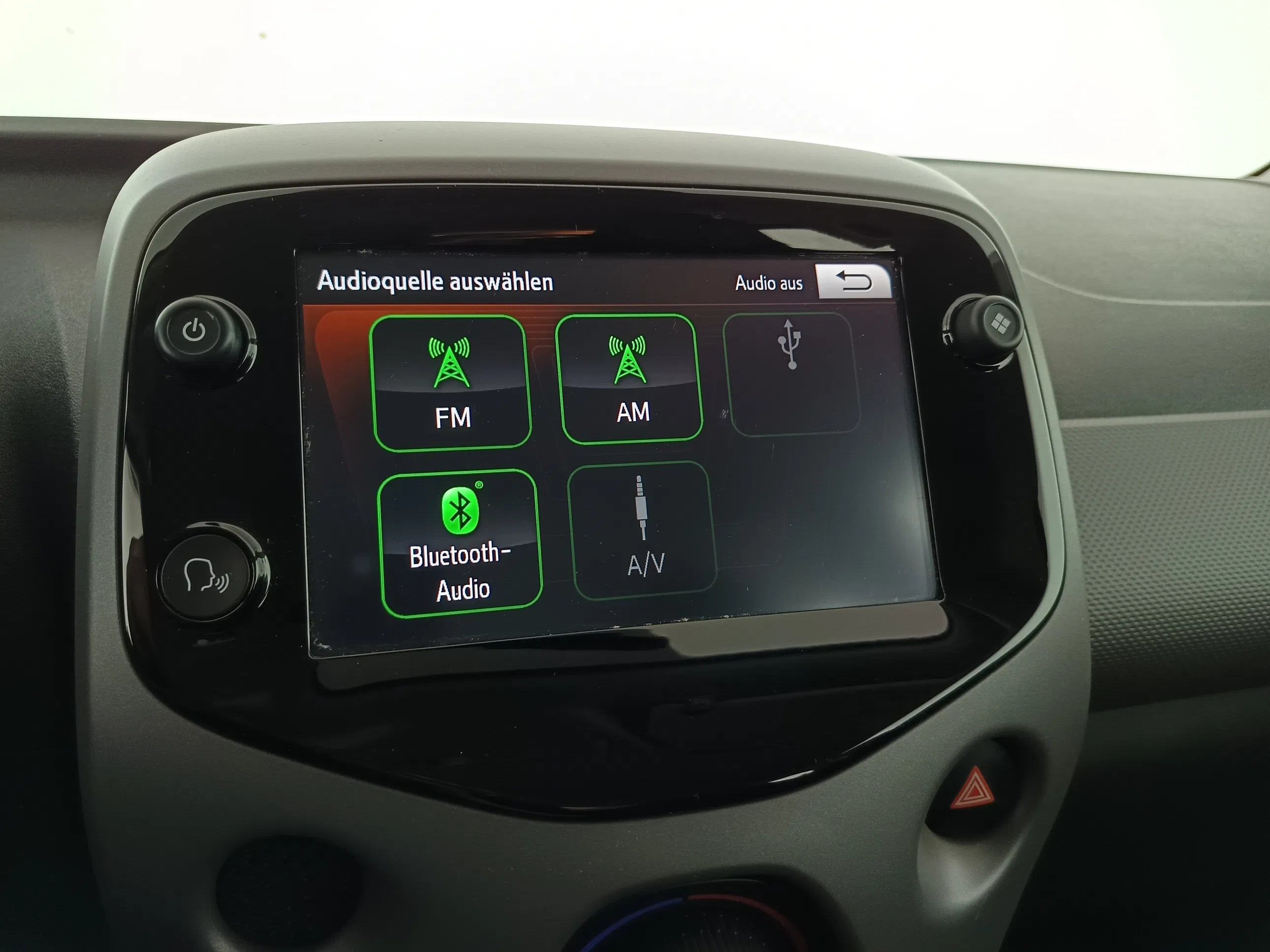 Peugeot 108 1,0 VTi 68 Active | Bild 20 von 27