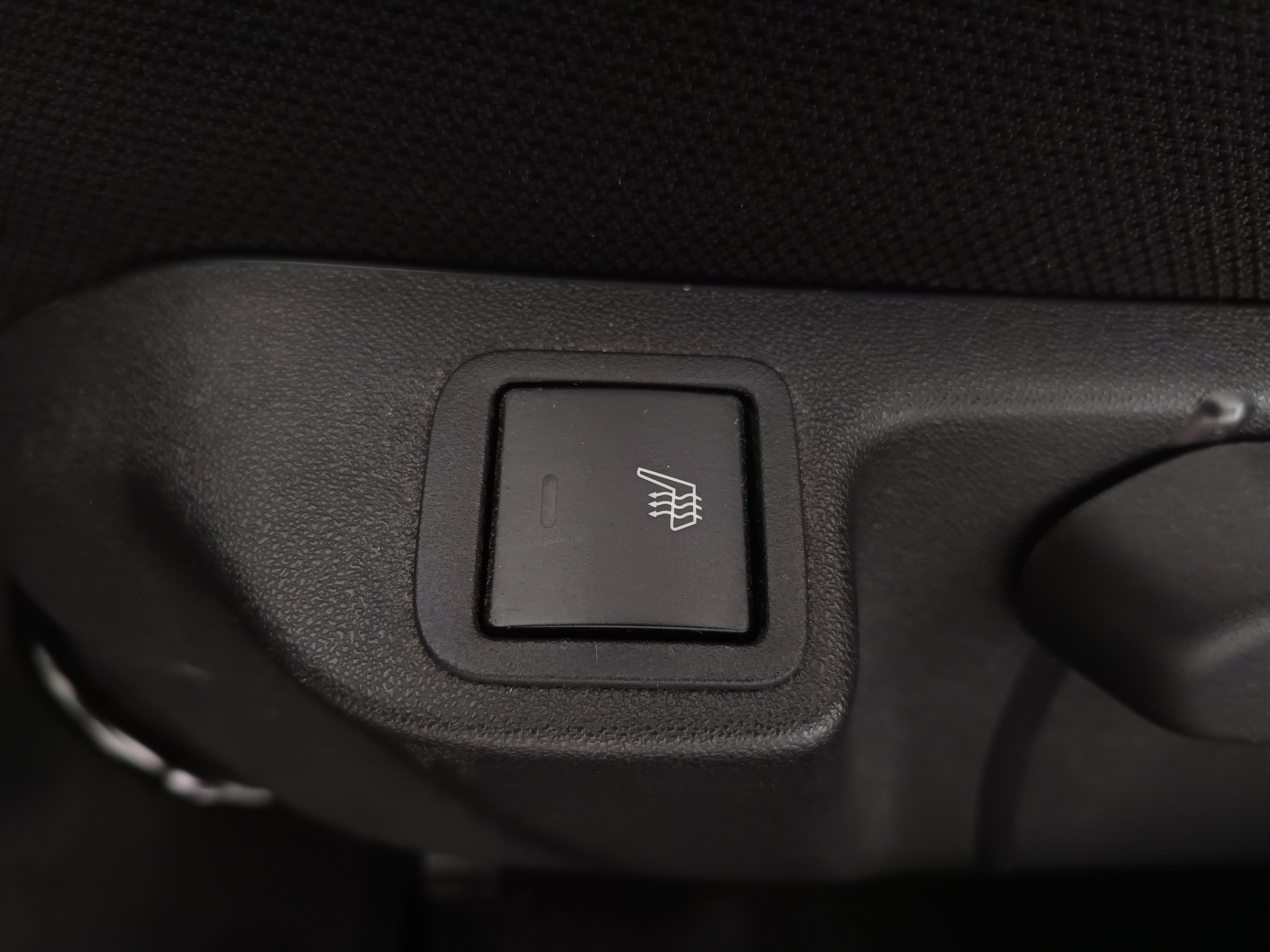 Peugeot 108 1,0 VTi 68 Active | Bild 25 von 27