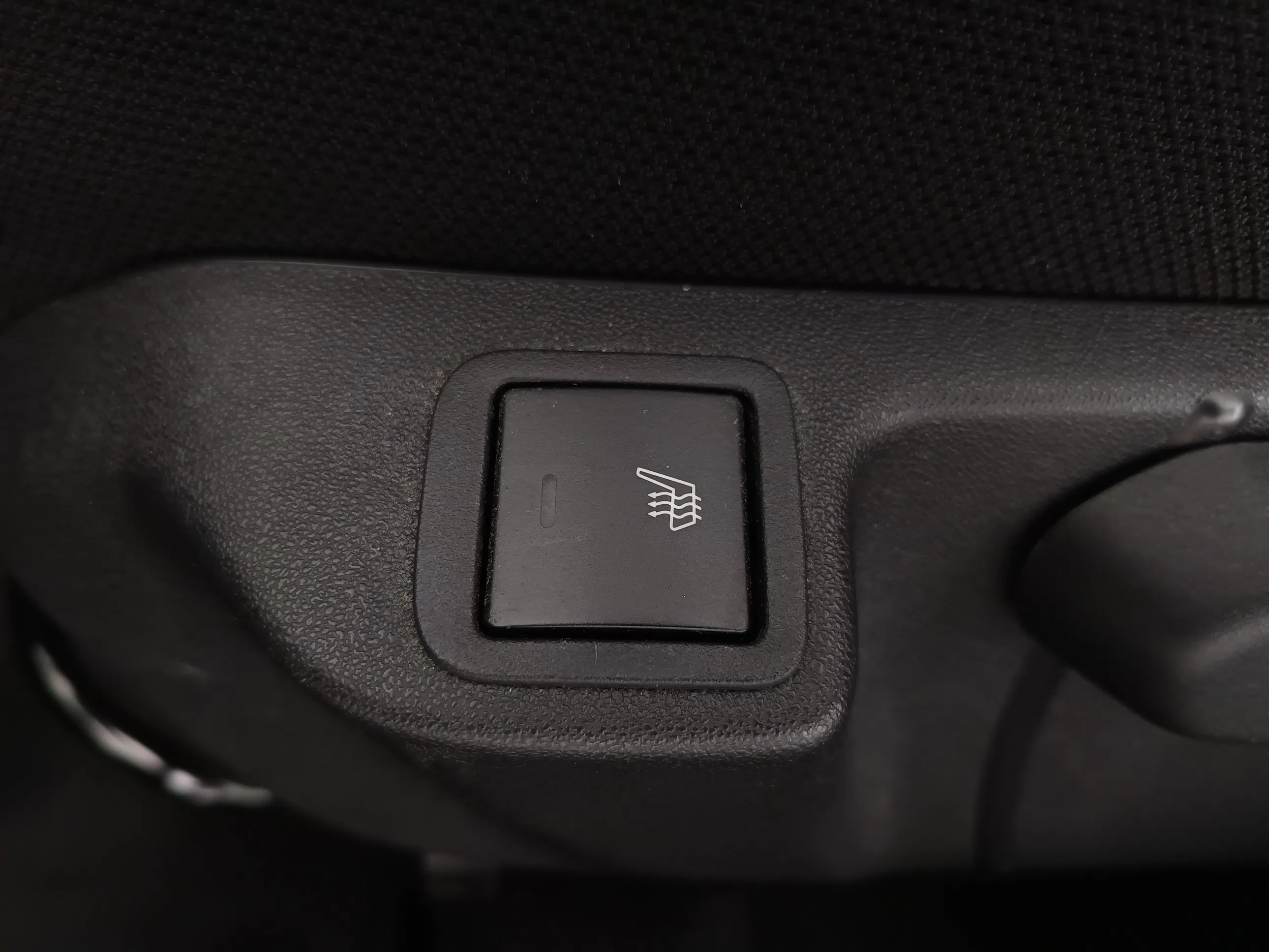 Peugeot 108 1,0 VTi 68 Active | Bild 25 von 27