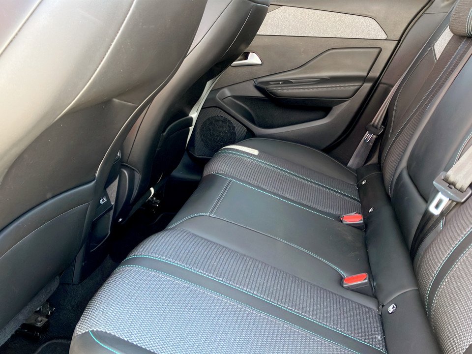 Peugeot 308 1.5 BlueHDi 130 SW Allure | Bild 13 von 18